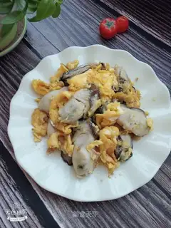 Fried eggs for pelicans
