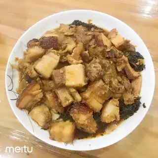 Scrambled red meat