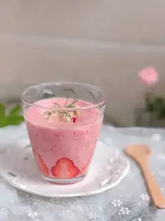 Strawberry Smutcher