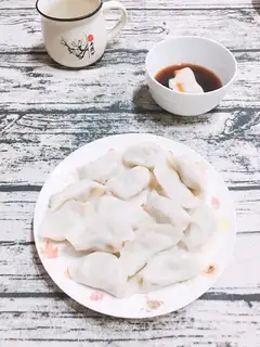 Shrimp pork carrot dumplings