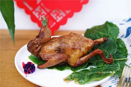 A casserole roasted pigeon