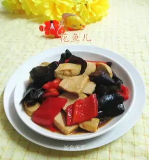 Black-mole, red-eared chicken
