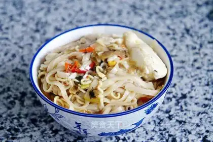 Hot noodle buns