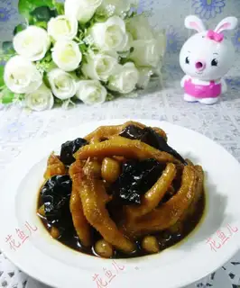 Blackwood, peanut and rice claws