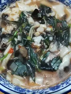 violet mushroom noodles