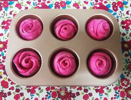 Rose bread