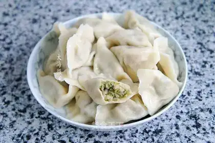 Celery pork dumplings