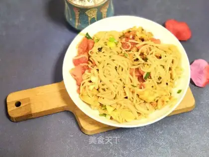Tomato egg noodles