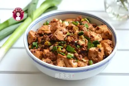 Meat and garlic tofu