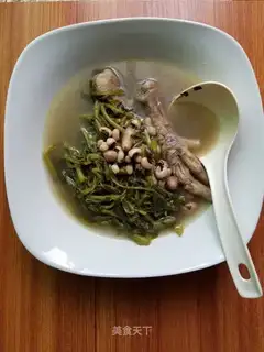 Chicken foot peanut bean soup