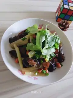 Wood and celery with peanuts