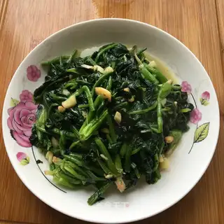 Garlic spinach