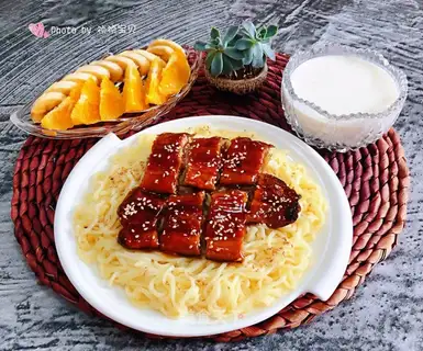 Eel noodles