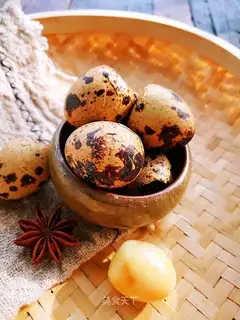 Five quail eggs