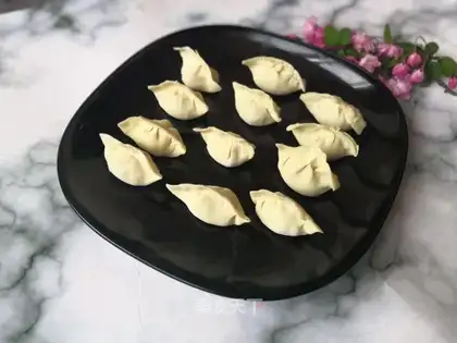 Frozen meat dumplings