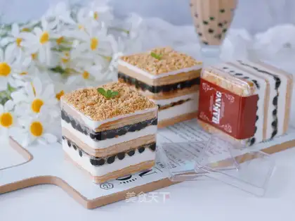 Pearl milk box cake