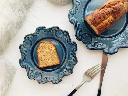The Count's red tea pound cake