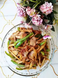 Fried apricot