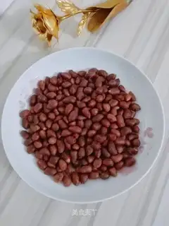 Taste roasted peanuts