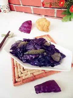 Monkey-head mushrooms burn purple kale
