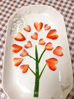 Strawberry fruit plate
