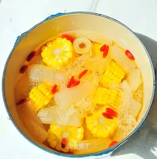 Pyramid corn soup