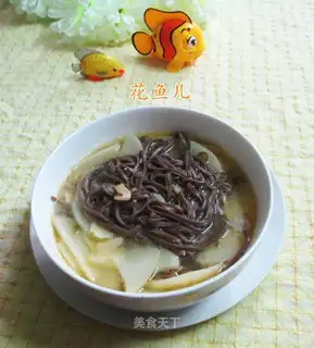 ♪ Squeeze the potato noodle ♪