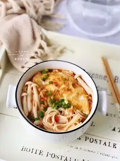 Tomato mushroom noodles