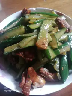 Chicken cucumber