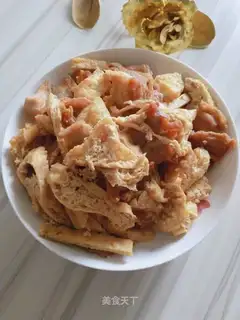 The tofu fried the meat