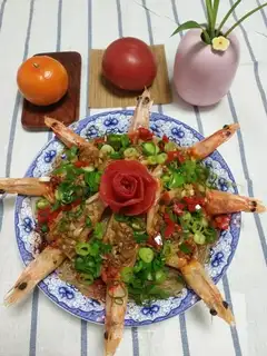 Garlic fans steam out the back shrimp