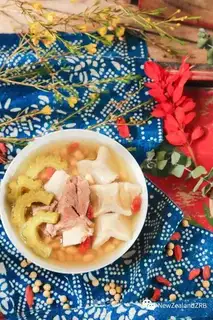 New Zealand gel-bone soybeans soup