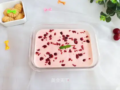 Strawberry ice cream