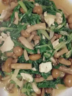 The cabbage's making a smoothie