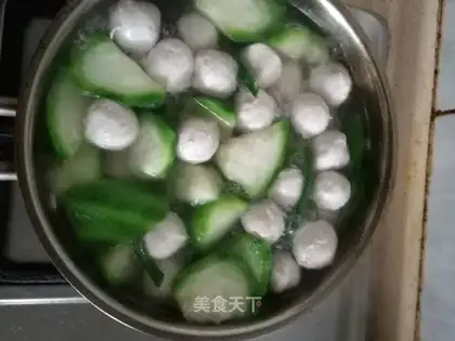 Meatball melon soup