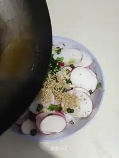 Quick hand with radish