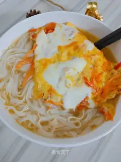 Carrot egg noodles