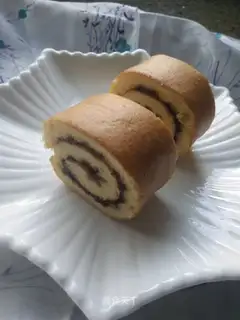 Blueberry cake roll