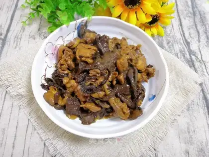 Chicken leg and red mushroom