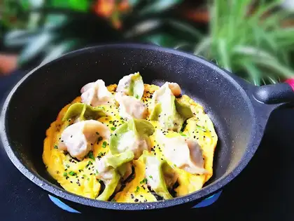 Hold on to the omelet