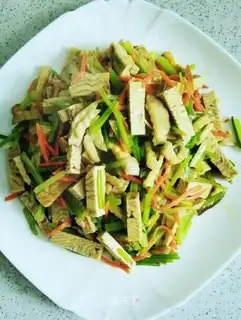 Tofu fried celery
