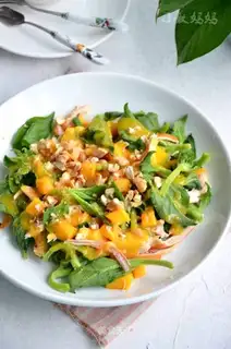 Ice mango chicken salad