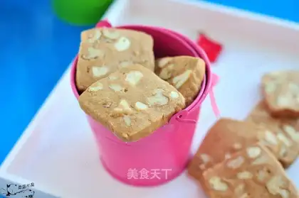 Red sugar cashew walnuts