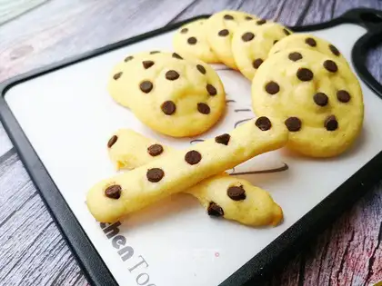 Vanilla chocolate beans