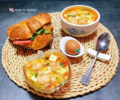 Shrimp rolls with tomato tofu