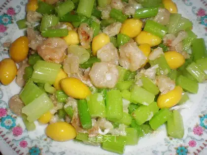 stir-fried shrimp with ginkgo and celery