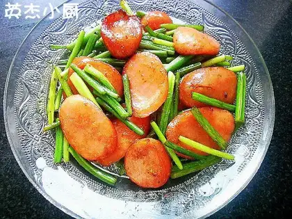 Garlic sprouts and red sausage