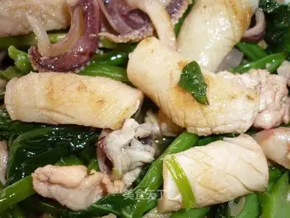 Fried dried squid with green vegetables