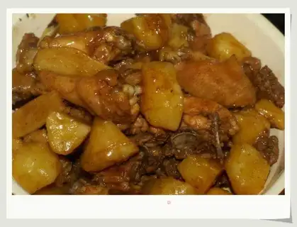Braised chicken with potatoes