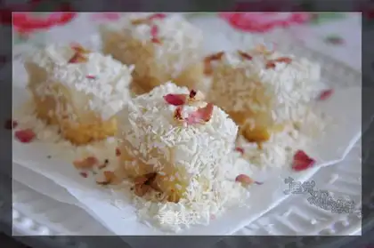 Pineapple almond glutinous rice cake